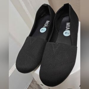 Mia Elastic Mesh Casual Comfy Round Toe Flat Slip-On Shoe Size 8.5🌴✌️